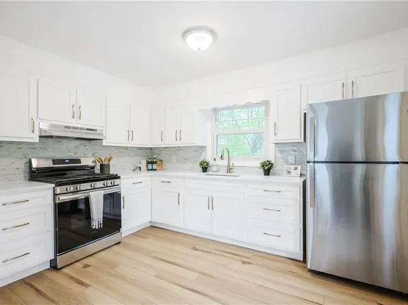 7 Maggio Ave, Westerly, RI 02891