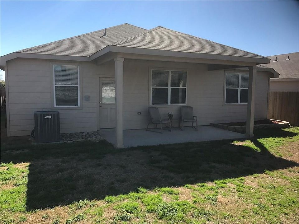 2nd image of 2106 Hickory Trl