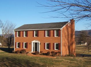 1869 W Ruritan Rd, Roanoke, VA 24012