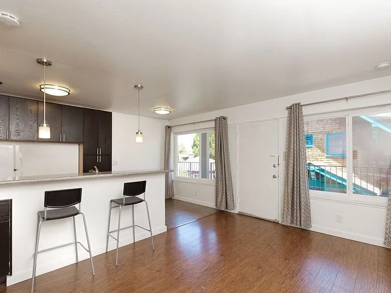2828 College Ave — Photo 29