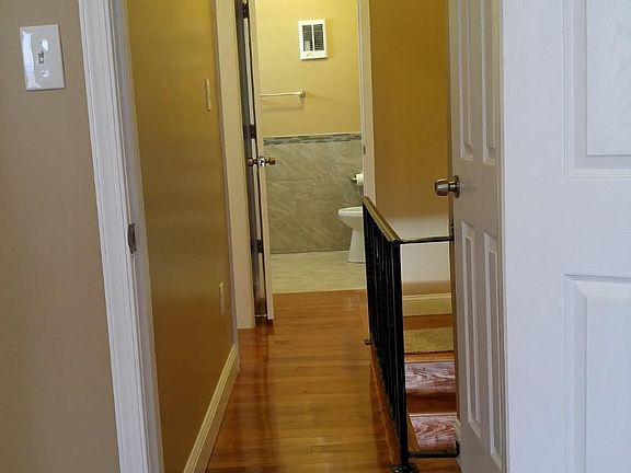 5th image of 2615 N Douglas St