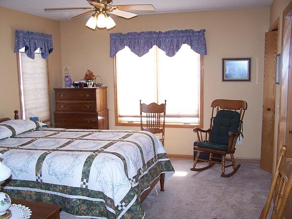 5th image of 306 N Shoreside Dr SE #8