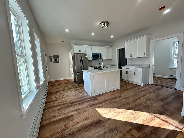 15 Jones St #1 — Photo 8