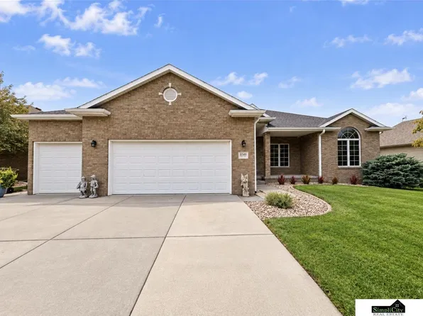 8049 Hunters Ridge Rd, Lincoln, NE 68516