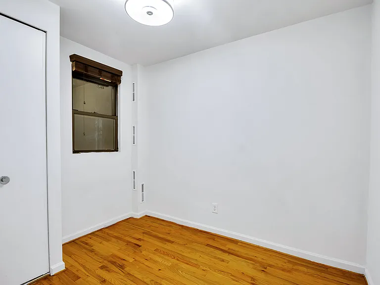 426 W 49th St #2B — Photo 5