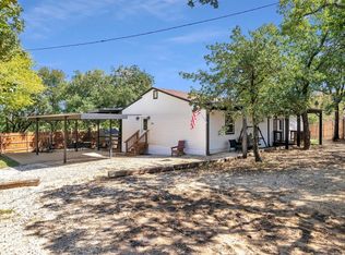 801 S Briaroaks Rd, Burleson, TX 76028