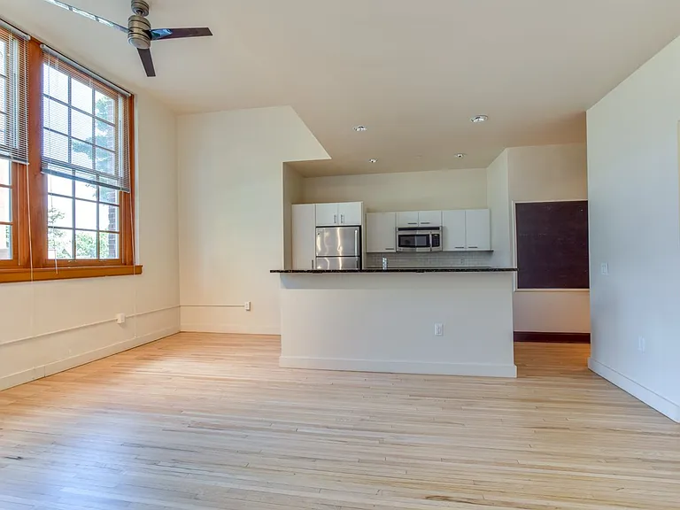 Longfellow Lofts — Photo 17