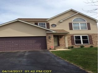 1419 Pioneer Ct, Waukegan, IL 60085