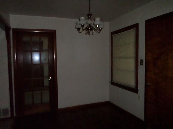 3rd image of 1009 Garlington St