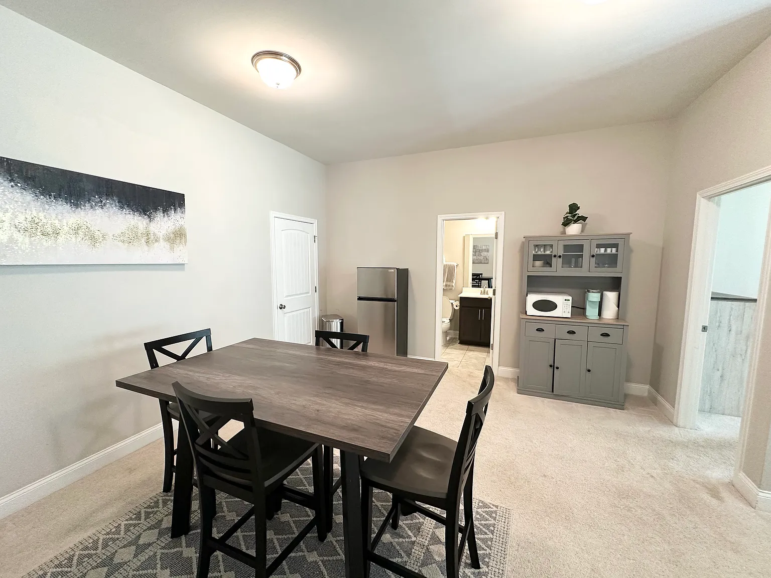 1 bed, 800 sqft, $1,300 — Photo 4
