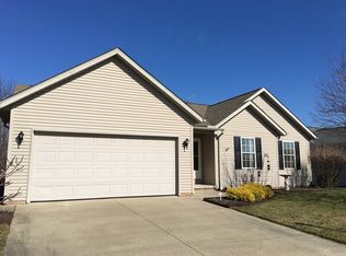 415 Hickory Dr SE, New Philadelphia, OH