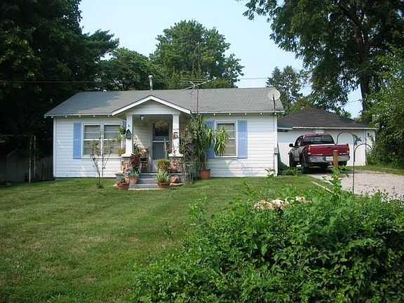 2nd Cottage House w/Garage
