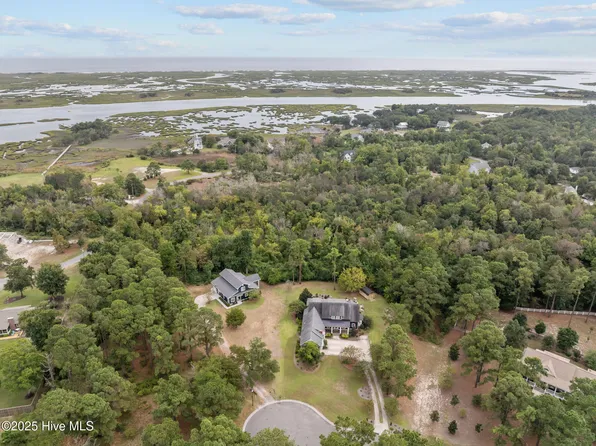 314 E Rolling Meadows Road, Hampstead, NC 28443