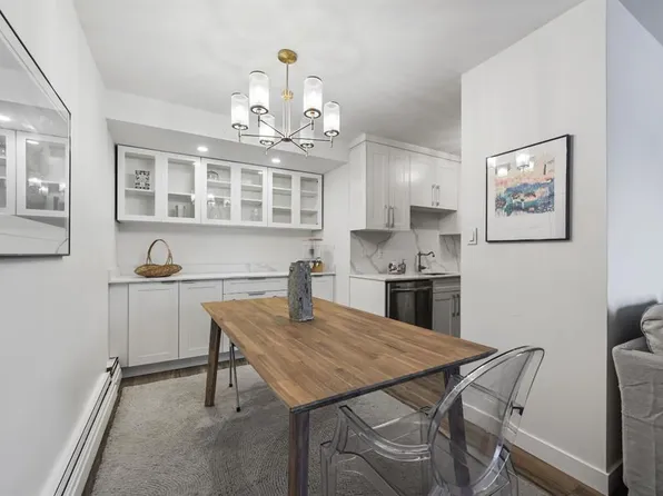 315 N Heritage Dr SE #102, Calgary, AB T2H 1N2