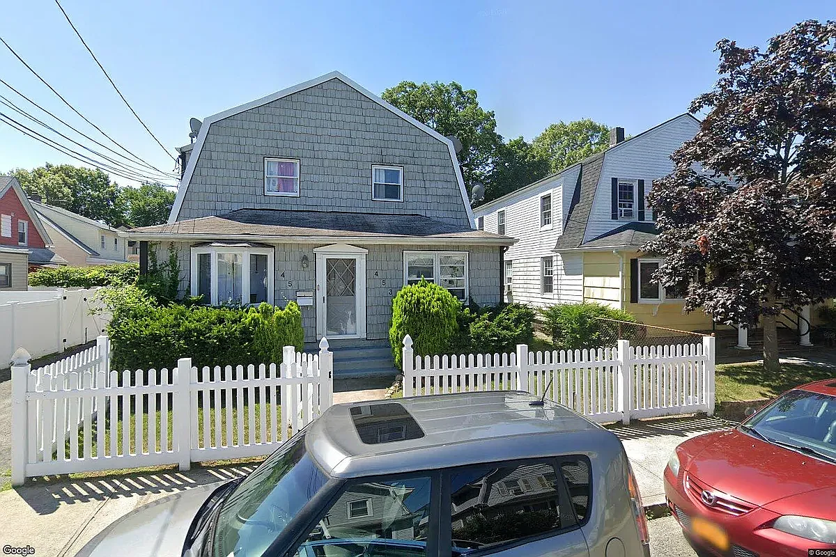 5 bed, 2.5 bath, 1983 sqft, $5,500 — Photo 1