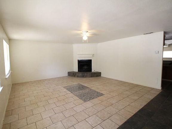 4th image of 1831 Moonbeam Ln