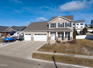 1420 Talon Rd, Bismarck, ND 58503