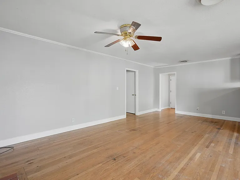 3333 Sayles Blvd — Photo 21