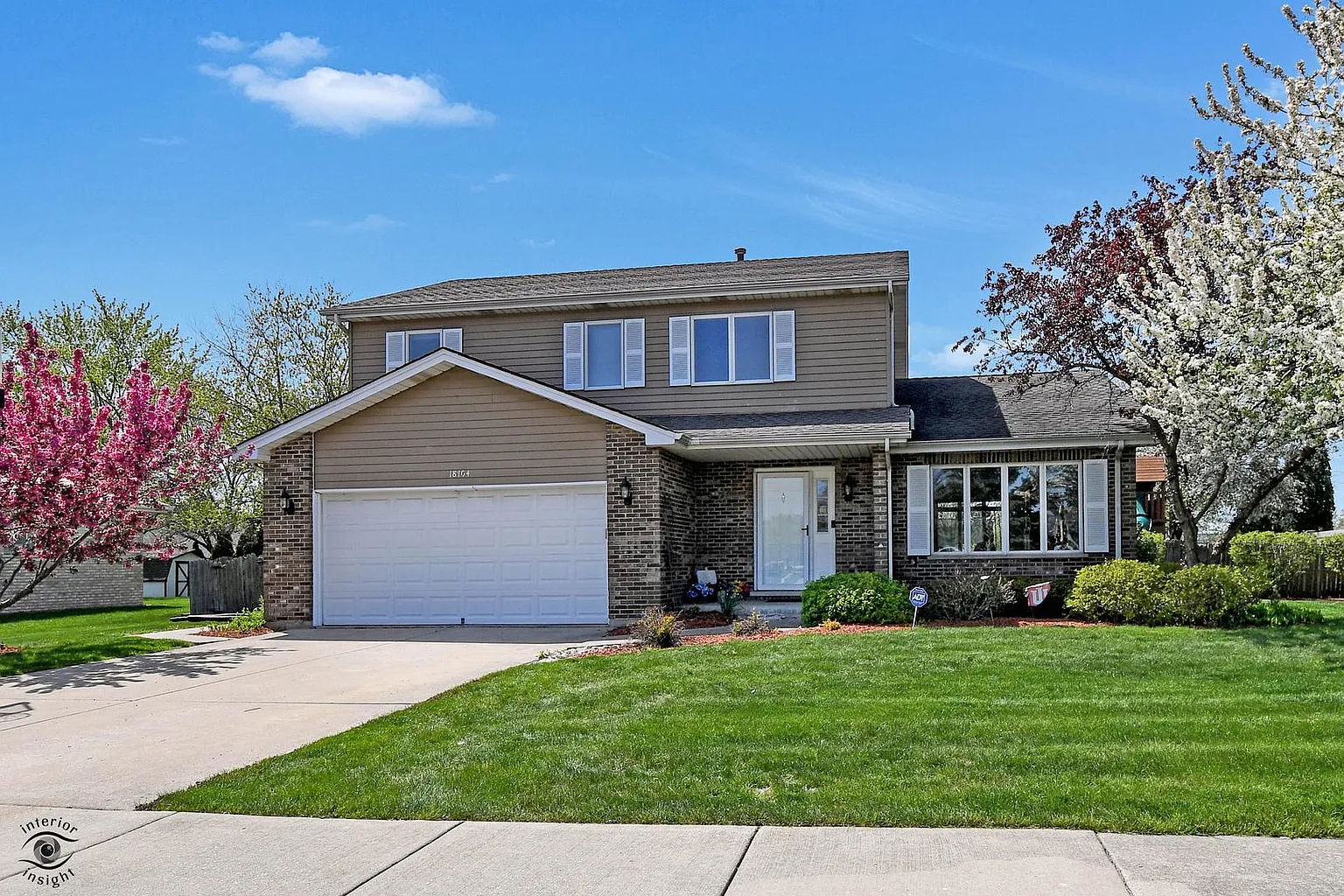 18704 London Ln photo 1