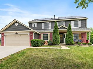 25 Magnolia Dr, Streamwood, IL 60107