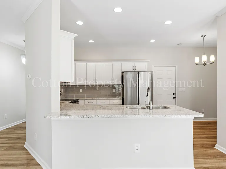 1010 Winterberry Cir — Photo 18
