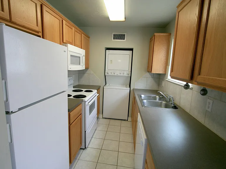 4402 Boyett St #A-D — Photo 3