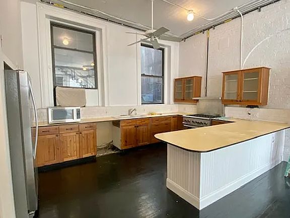 3rd image of 134 W Broadway #1