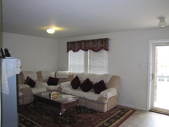 5th image of 917 Cedar Creek Dr