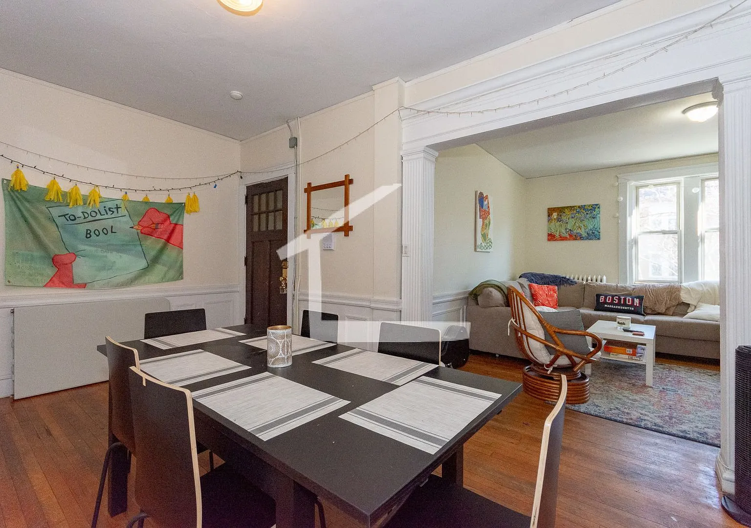 Huge 6 bed unit located near BU for the upcoming school year! — Photo 4