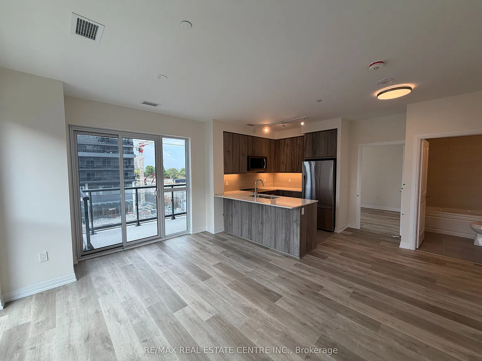 1 bed, $2,100 — Photo 2