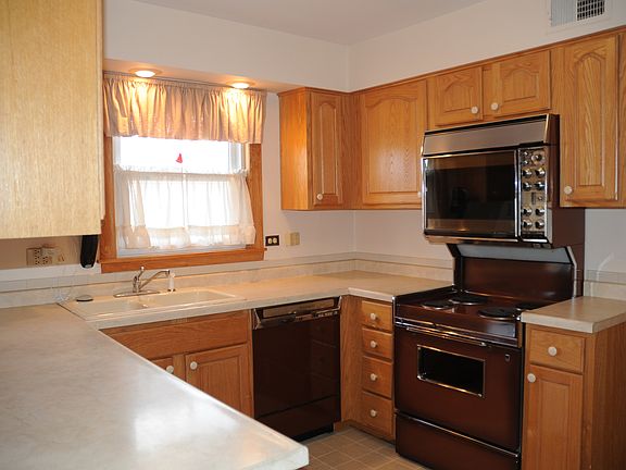 2nd image of 1112 S Nightingale Dr