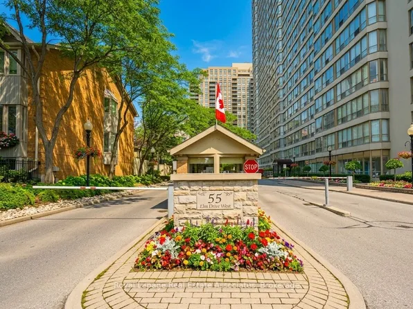 55 Elm Dr W #501, Mississauga, ON L5B 3Z3