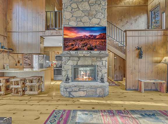 5th image of 243 Ridge Rd