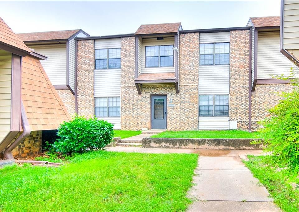 1st image of 401 12th Ave #240