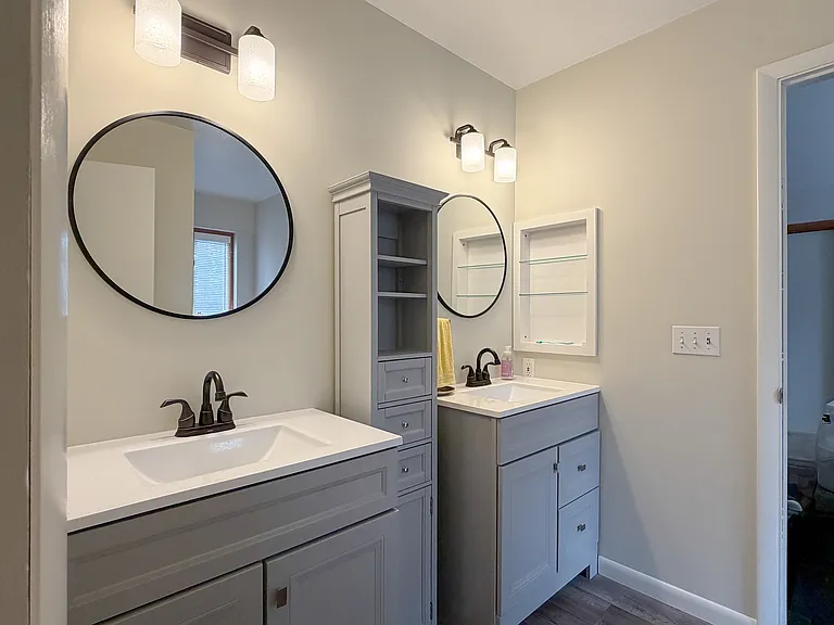 133 E Woods Dr — Photo 18