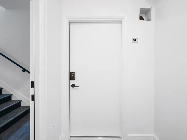 126 Adelaide Ave #103 — Photo 11