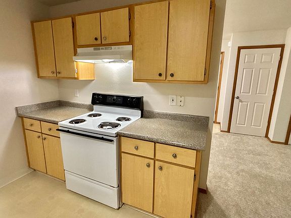 4th image of 3410-3414 SE 143rd Ave #2