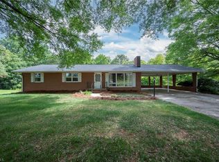 2901 Shacktown Rd, Yadkinville, NC 27055
