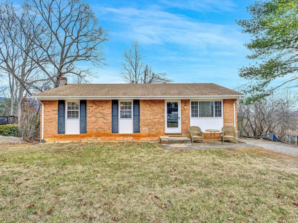 3039 Creekwood Dr, Salem, VA 24153