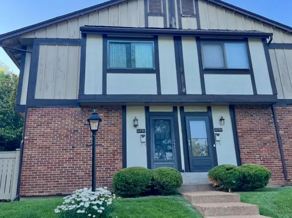 11191 Whispering Oaks Dr, Saint Louis, MO 63136
