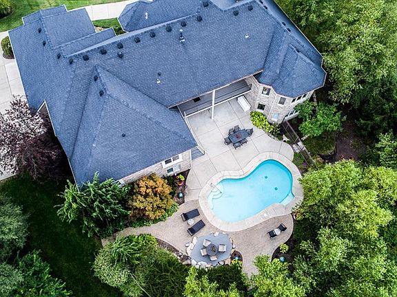 3rd image of 10539 Falls Creek Ln
