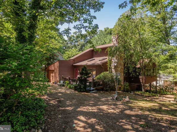 636 Flower Dr, McGaheysville, VA 22840