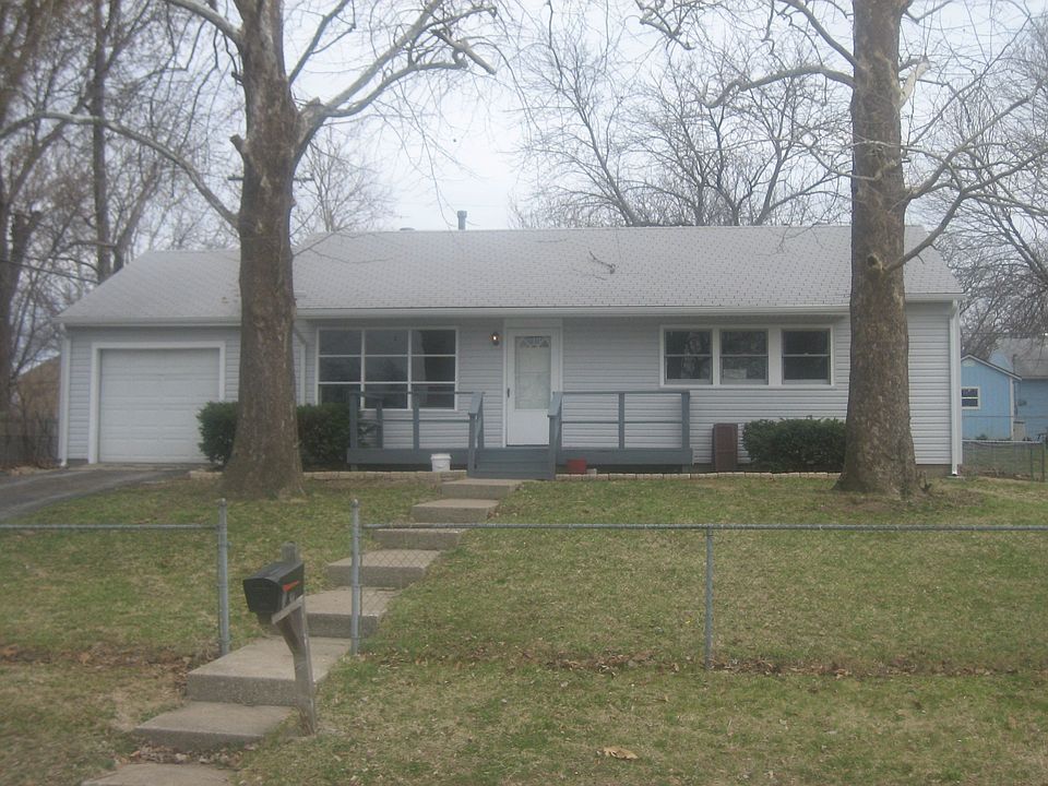 1st image of 833 N 81st St
