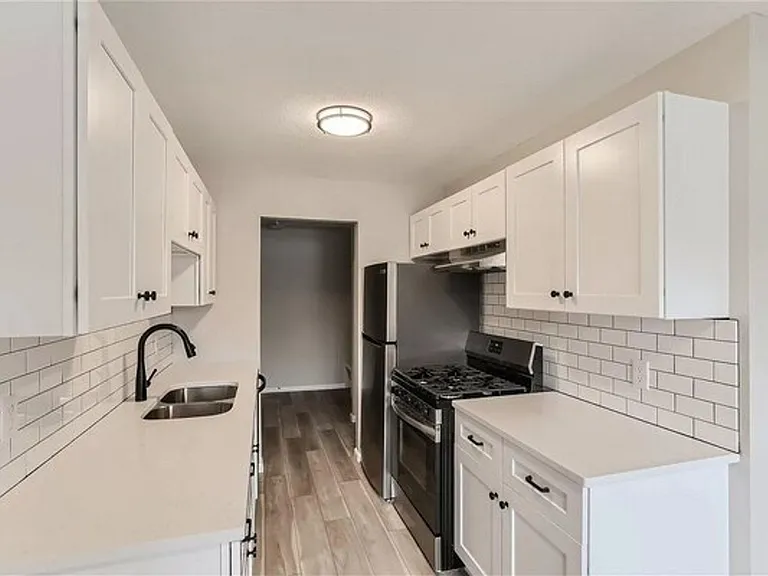 Northwood Apartments — Photo 11