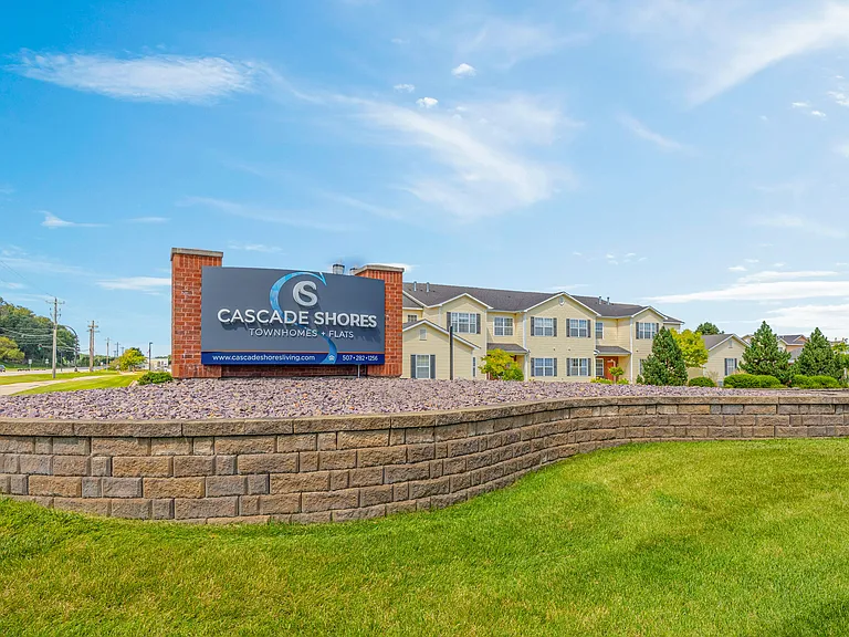 Cascade Shores Townhomes + Flats — Photo 30