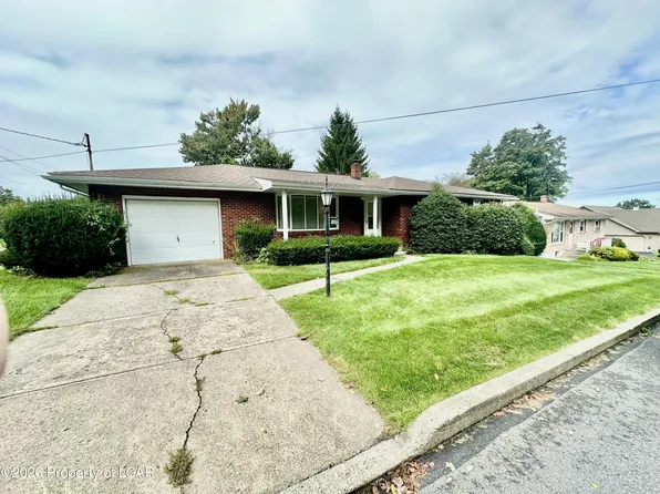 944 Perry Ct, Hazleton, PA 18201