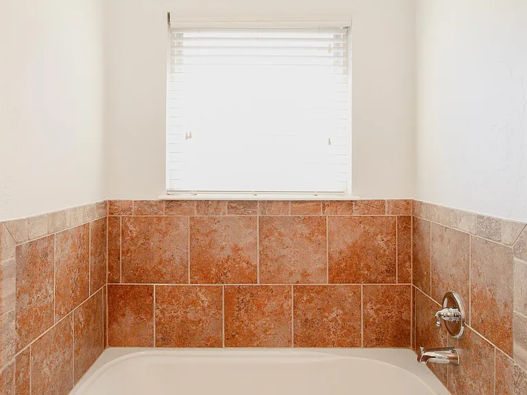8000 Erryn Ln — Photo 6