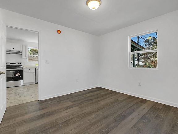 4th image of 1032 N Woodward Ave