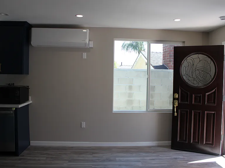 10309 Newhome Ave — Photo 6
