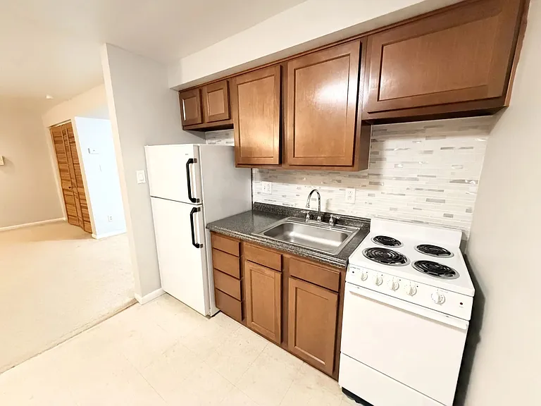 6618 Dalzell Pl — Photo 4